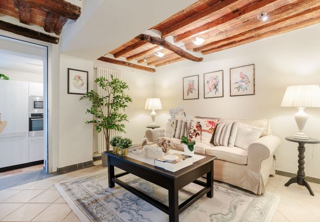 Villa i Capannori - Villa with Private Pool on the Lucca Hills in S. Andrea di Compito Villa i Capannori - Villa with Private Pool on the Lucca Hills in S. Andrea di Compito