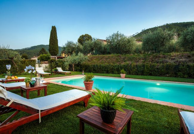 Villa i Capannori - Villa with Private Pool on the Lucca Hills in S. Andrea di Compito Villa i Capannori - Villa with Private Pool on the Lucca Hills in S. Andrea di Compito