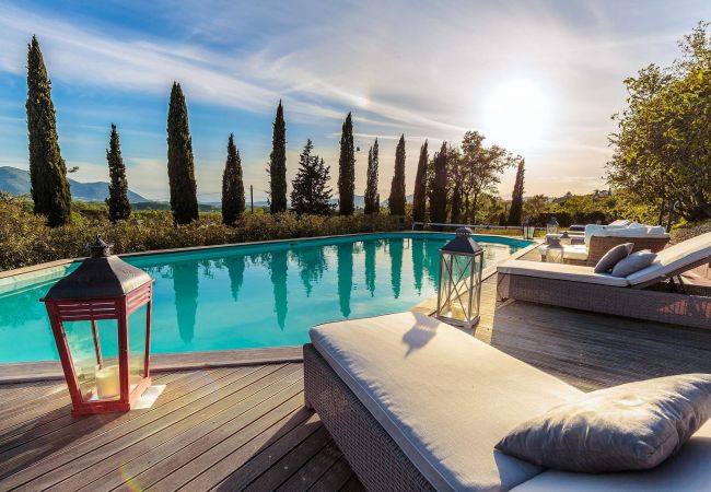 Villa i Lucca - VILLA D'AMICO, charming indulgence overlooking Lucca Town Centre Villa i Lucca - VILLA D'AMICO, charming indulgence overlooking Lucca Town Centre