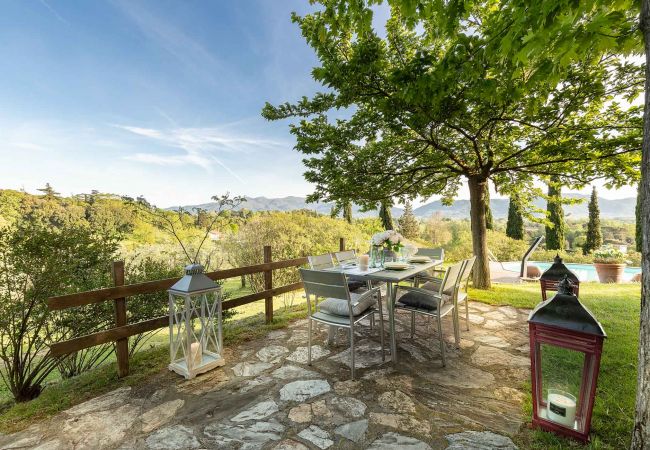 Villa i Lucca - VILLA D'AMICO, charming indulgence overlooking Lucca Town Centre Villa i Lucca - VILLA D'AMICO, charming indulgence overlooking Lucca Town Centre