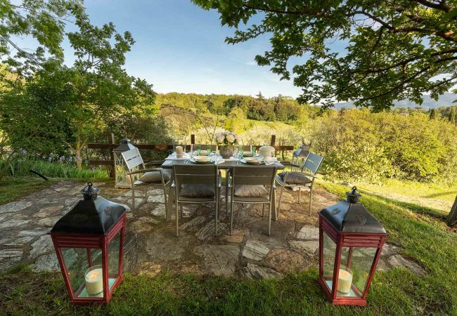 Villa i Lucca - VILLA D'AMICO, charming indulgence overlooking Lucca Town Centre Villa i Lucca - VILLA D'AMICO, charming indulgence overlooking Lucca Town Centre