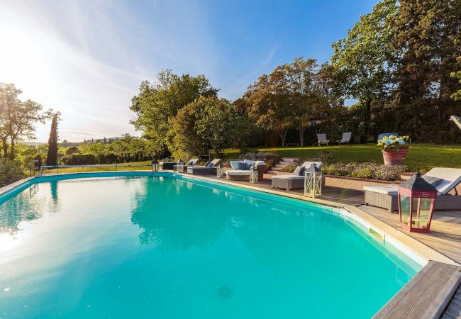 Villa i Lucca - VILLA D'AMICO, charming indulgence overlooking Lucca Town Centre Villa i Lucca - VILLA D'AMICO, charming indulgence overlooking Lucca Town Centre