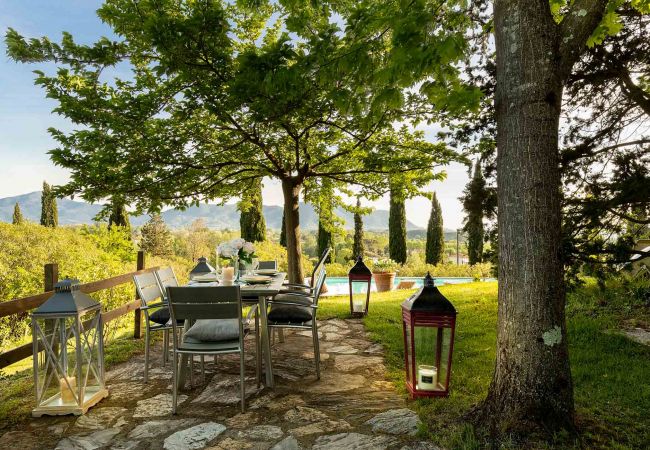 Villa i Lucca - VILLA D'AMICO, charming indulgence overlooking Lucca Town Centre Villa i Lucca - VILLA D'AMICO, charming indulgence overlooking Lucca Town Centre