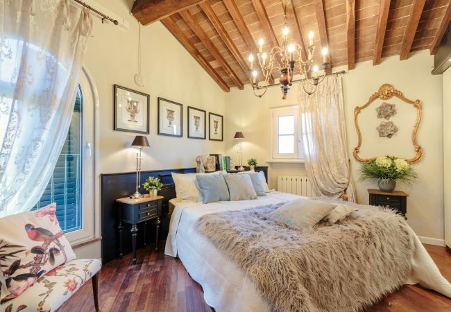 Villa i Capannori - VILLA CATIA Farmhouse. 3 Luxury Bedrooms, a Pool, a Jacuzzi and a Dream-Like Getaway Experience Villa i Capannori - VILLA CATIA Farmhouse. 3 Luxury Bedrooms, a Pool, a Jacuzzi and a Dream-Like Getaway Experience