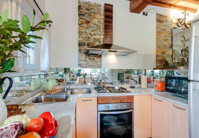 Villa i Capannori - VILLA CATIA Farmhouse. 3 Luxury Bedrooms, a Pool, a Jacuzzi and a Dream-Like Getaway Experience Villa i Capannori - VILLA CATIA Farmhouse. 3 Luxury Bedrooms, a Pool, a Jacuzzi and a Dream-Like Getaway Experience