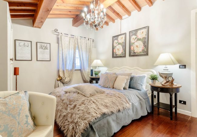 Villa i Capannori - VILLA CATIA Farmhouse. 3 Luxury Bedrooms, a Pool, a Jacuzzi and a Dream-Like Getaway Experience Villa i Capannori - VILLA CATIA Farmhouse. 3 Luxury Bedrooms, a Pool, a Jacuzzi and a Dream-Like Getaway Experience