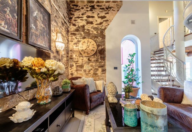 Villa i Capannori - VILLA CATIA Farmhouse. 3 Luxury Bedrooms, a Pool, a Jacuzzi and a Dream-Like Getaway Experience Villa i Capannori - VILLA CATIA Farmhouse. 3 Luxury Bedrooms, a Pool, a Jacuzzi and a Dream-Like Getaway Experience