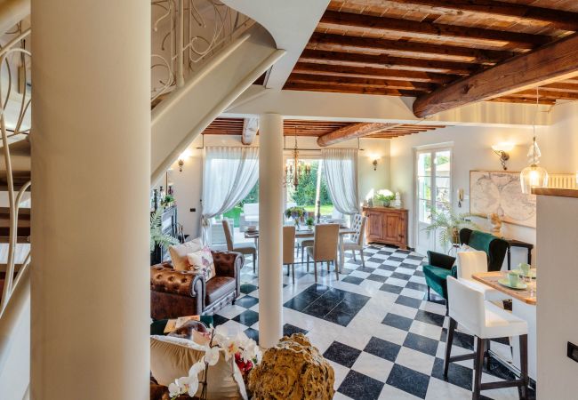 Villa i Capannori - VILLA CATIA Farmhouse. 3 Luxury Bedrooms, a Pool, a Jacuzzi and a Dream-Like Getaway Experience Villa i Capannori - VILLA CATIA Farmhouse. 3 Luxury Bedrooms, a Pool, a Jacuzzi and a Dream-Like Getaway Experience