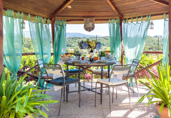 Villa i Capannori - VILLA CATIA Farmhouse. 3 Luxury Bedrooms, a Pool, a Jacuzzi and a Dream-Like Getaway Experience Villa i Capannori - VILLA CATIA Farmhouse. 3 Luxury Bedrooms, a Pool, a Jacuzzi and a Dream-Like Getaway Experience