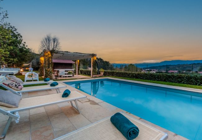 Villa i Capannori - VILLA CATIA Farmhouse. 3 Luxury Bedrooms, a Pool, a Jacuzzi and a Dream-Like Getaway Experience Villa i Capannori - VILLA CATIA Farmhouse. 3 Luxury Bedrooms, a Pool, a Jacuzzi and a Dream-Like Getaway Experience