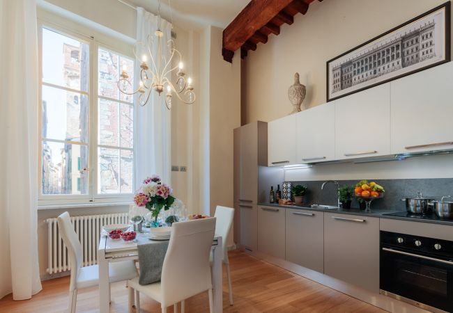 Lägenhet i Lucca - CASA UGOLINO, State of the Art Central 2 Bedrooms Apartment in Lucca Lägenhet i Lucca - CASA UGOLINO, State of the Art Central 2 Bedrooms Apartment in Lucca