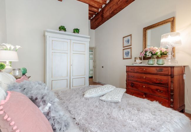 Lägenhet i Lucca - CASA UGOLINO, State of the Art Central 2 Bedrooms Apartment in Lucca Lägenhet i Lucca - CASA UGOLINO, State of the Art Central 2 Bedrooms Apartment in Lucca