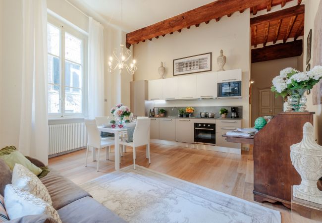 Lägenhet i Lucca - CASA UGOLINO, State of the Art Central 2 Bedrooms Apartment in Lucca Lägenhet i Lucca - CASA UGOLINO, State of the Art Central 2 Bedrooms Apartment in Lucca