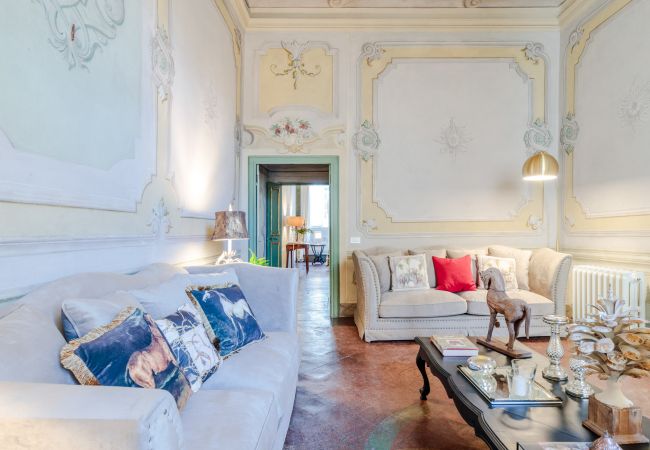  i Lucca - 8 Bedrooms Luxury Apartment in the Heart of Lucca
