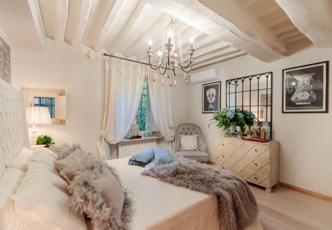 Lägenhet i Lucca - Luxury 1 Bedroom Apartment inside the Walls of Lucca Lägenhet i Lucca - Luxury 1 Bedroom Apartment inside the Walls of Lucca