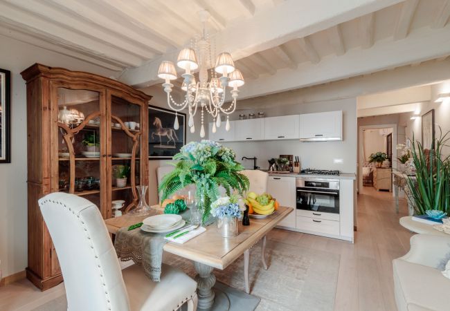Lägenhet i Lucca - Luxury 1 Bedroom Apartment inside the Walls of Lucca Lägenhet i Lucca - Luxury 1 Bedroom Apartment inside the Walls of Lucca