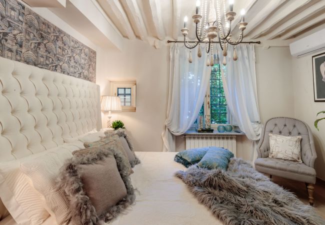 Lägenhet i Lucca - Luxury 1 Bedroom Apartment inside the Walls of Lucca Lägenhet i Lucca - Luxury 1 Bedroom Apartment inside the Walls of Lucca