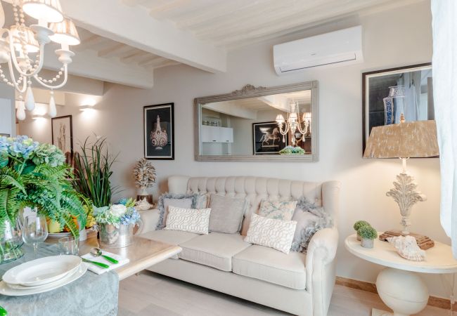 Lägenhet i Lucca - Luxury 1 Bedroom Apartment inside the Walls of Lucca Lägenhet i Lucca - Luxury 1 Bedroom Apartment inside the Walls of Lucca