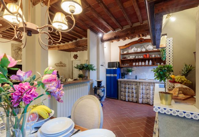 Lägenhet i Lucca - CASA KATHY: Smart and Convenient Luxury 2 Bedrooms Apartment inside the City Walls Lägenhet i Lucca - CASA KATHY: Smart and Convenient Luxury 2 Bedrooms Apartment inside the City Walls