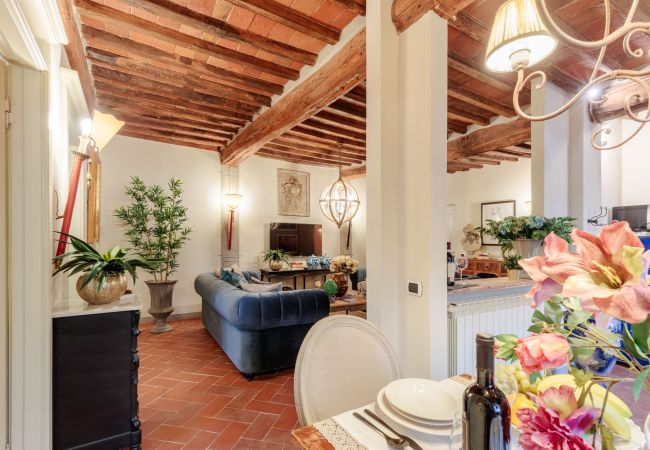 Lägenhet i Lucca - CASA KATHY: Smart and Convenient Luxury 2 Bedrooms Apartment inside the City Walls Lägenhet i Lucca - CASA KATHY: Smart and Convenient Luxury 2 Bedrooms Apartment inside the City Walls