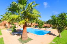 Sommarhus i Campos - Linda 416 fantástica villa con piscina privada, gran jardín, barbacoa y aire acondicionado