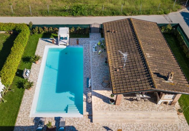 Villa i Viareggio - The Luxury Beach Villa with shared Swimming Pool, between Viareggio and Torre del Lago Puccini Villa i Viareggio - The Luxury Beach Villa with shared Swimming Pool, between Viareggio and Torre del Lago Puccini