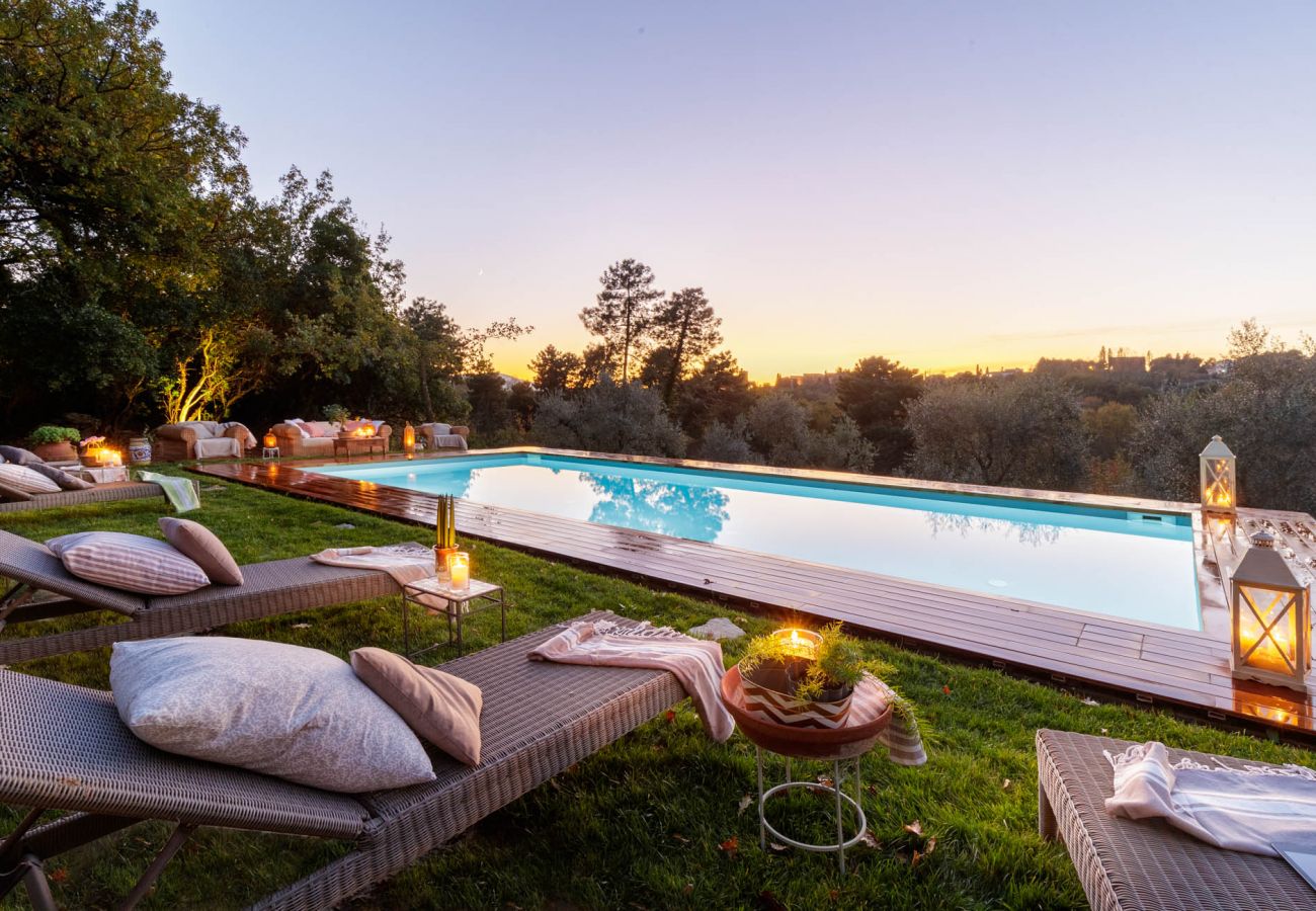 Villa i Capannori - Villa Lorena, a Family Vintage Home with Indoor Pool, Air Conditioning, Outdoor Pool, Fitness Room & Wifi