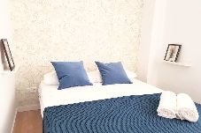 Lägenhet i Valencia / València - Lovely 2 Bedroom Wifi AC Flat by the Turia Gardens 