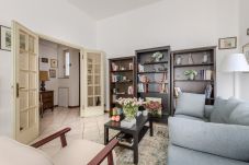 Lägenhet i Lucca - Simple Convenient 3 bedrooms apartment + parking