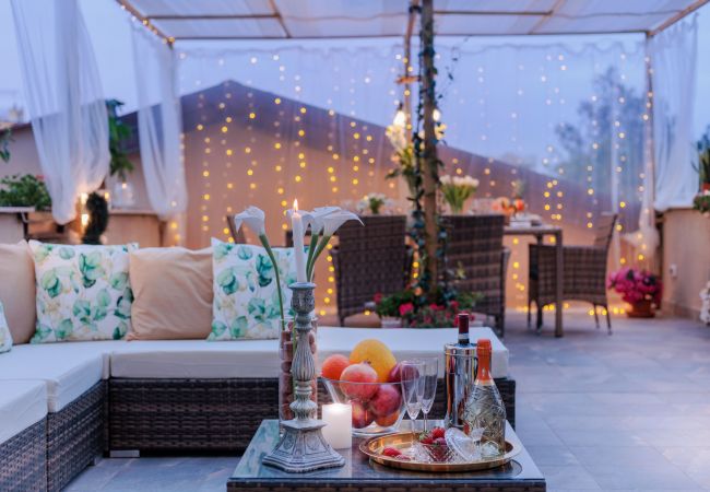 Lägenhet i Lucca - Casa Gina, a modern charming urban retreat with free parking by the train station and the Walls of Lucca Lägenhet i Lucca - Casa Gina, a modern charming urban retreat with free parking by the train station and the Walls of Lucca