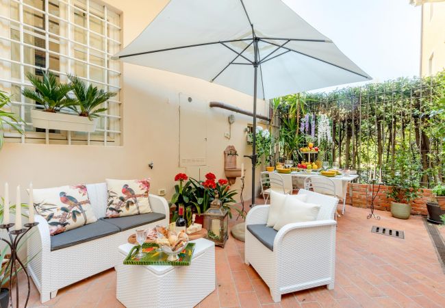 Lägenhet i Lucca - The Garden Along The Stream, romantic apartment with private garden inside the walls of Lucca Lägenhet i Lucca - The Garden Along The Stream, romantic apartment with private garden inside the walls of Lucca