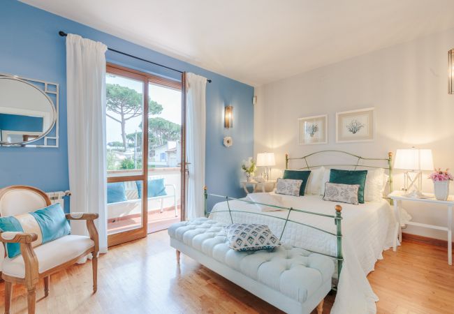 Villa i Marina di Pietrasanta - Regina Beach, Luxury 3 bedrooms Villa by the Beach in Marina di Pietrasanta Villa i Marina di Pietrasanta - Regina Beach, Luxury 3 bedrooms Villa by the Beach in Marina di Pietrasanta