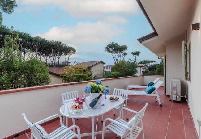 Villa i Marina di Pietrasanta - Regina Beach, Luxury 3 bedrooms Villa by the Beach in Marina di Pietrasanta Villa i Marina di Pietrasanta - Regina Beach, Luxury 3 bedrooms Villa by the Beach in Marina di Pietrasanta