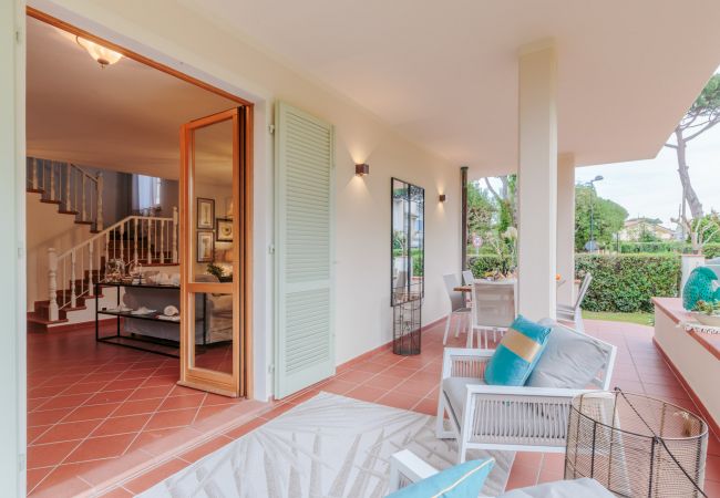 Villa i Marina di Pietrasanta - Regina Beach, Luxury 3 bedrooms Villa by the Beach in Marina di Pietrasanta Villa i Marina di Pietrasanta - Regina Beach, Luxury 3 bedrooms Villa by the Beach in Marina di Pietrasanta