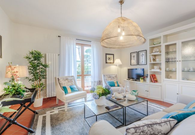 Villa i Marina di Pietrasanta - Regina Beach, Luxury 3 bedrooms Villa by the Beach in Marina di Pietrasanta Villa i Marina di Pietrasanta - Regina Beach, Luxury 3 bedrooms Villa by the Beach in Marina di Pietrasanta