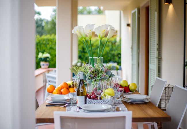 Villa i Marina di Pietrasanta - Regina Beach, Luxury 3 bedrooms Villa by the Beach in Marina di Pietrasanta Villa i Marina di Pietrasanta - Regina Beach, Luxury 3 bedrooms Villa by the Beach in Marina di Pietrasanta