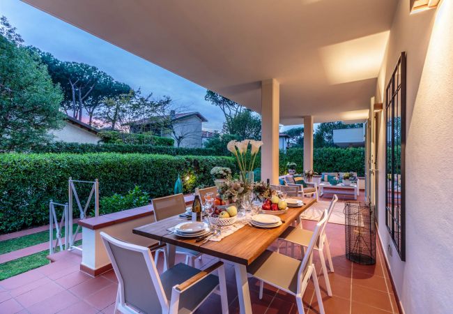 Villa i Marina di Pietrasanta - Regina Beach, Luxury 3 bedrooms Villa by the Beach in Marina di Pietrasanta Villa i Marina di Pietrasanta - Regina Beach, Luxury 3 bedrooms Villa by the Beach in Marina di Pietrasanta