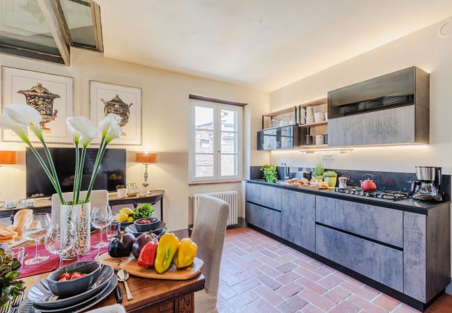 Lägenhet i Lucca - Casa Lucky, Romantic Modern 3 bedrooms Penthouse inside the Walls of Lucca Lägenhet i Lucca - Casa Lucky, Romantic Modern 3 bedrooms Penthouse inside the Walls of Lucca