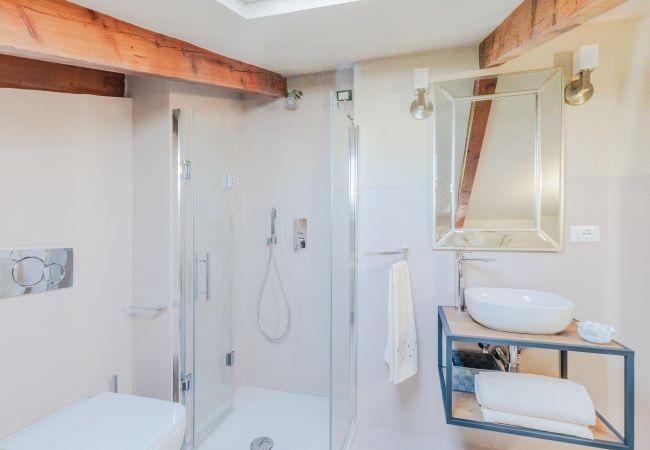 Lägenhet i Lucca - Casa Lucky, Romantic Modern 3 bedrooms Penthouse inside the Walls of Lucca Lägenhet i Lucca - Casa Lucky, Romantic Modern 3 bedrooms Penthouse inside the Walls of Lucca