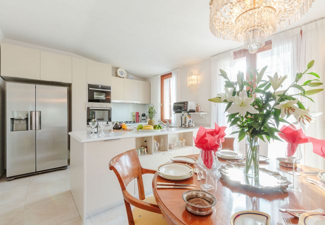 Lägenhet i Lucca - Casa Dieter, a superb 2 bedrooms Apartment with Grand Terrace and private parking in Central Lucca Lägenhet i Lucca - Casa Dieter, a superb 2 bedrooms Apartment with Grand Terrace and private parking in Central Lucca