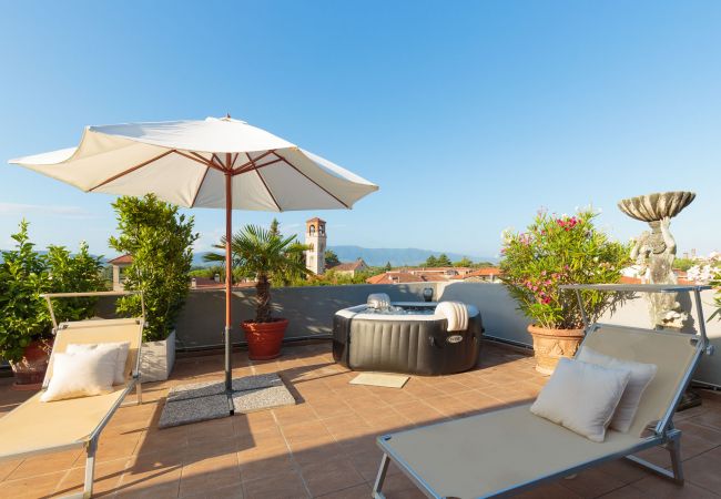 Lägenhet i Lucca - Casa Dieter, a superb 2 bedrooms Apartment with Grand Terrace and private parking in Central Lucca Lägenhet i Lucca - Casa Dieter, a superb 2 bedrooms Apartment with Grand Terrace and private parking in Central Lucca