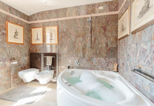 Lägenhet i Lucca - Casa Dieter, a superb 2 bedrooms Apartment with Grand Terrace and private parking in Central Lucca Lägenhet i Lucca - Casa Dieter, a superb 2 bedrooms Apartment with Grand Terrace and private parking in Central Lucca