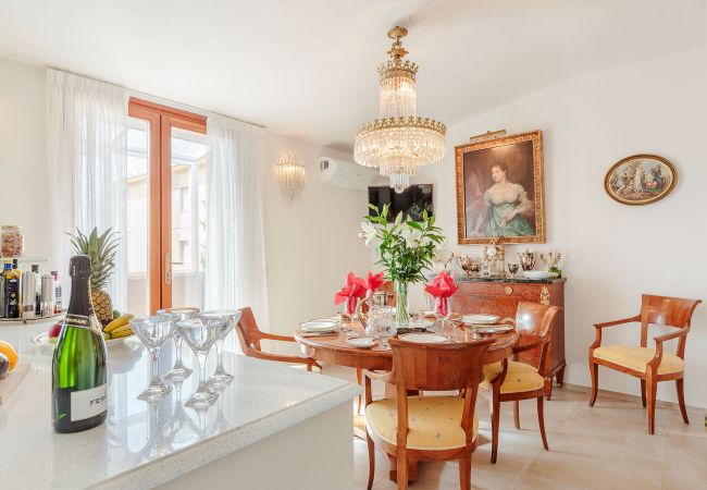 Lägenhet i Lucca - Casa Dieter, a superb 2 bedrooms Apartment with Grand Terrace and private parking in Central Lucca Lägenhet i Lucca - Casa Dieter, a superb 2 bedrooms Apartment with Grand Terrace and private parking in Central Lucca