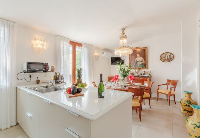 Lägenhet i Lucca - Casa Dieter, a superb 2 bedrooms Apartment with Grand Terrace and private parking in Central Lucca Lägenhet i Lucca - Casa Dieter, a superb 2 bedrooms Apartment with Grand Terrace and private parking in Central Lucca