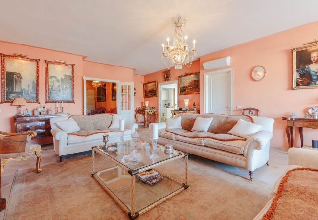 Lägenhet i Lucca - Casa Dieter, a superb 2 bedrooms Apartment with Grand Terrace and private parking in Central Lucca Lägenhet i Lucca - Casa Dieter, a superb 2 bedrooms Apartment with Grand Terrace and private parking in Central Lucca