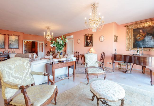 Lägenhet i Lucca - Casa Dieter, a superb 2 bedrooms Apartment with Grand Terrace and private parking in Central Lucca Lägenhet i Lucca - Casa Dieter, a superb 2 bedrooms Apartment with Grand Terrace and private parking in Central Lucca