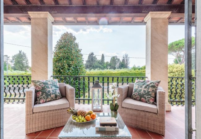 Villa i Monte San quirico - Villa Cesare, a Convenient 4 bedroom Villa with Pool close to Lucca Town Villa i Monte San quirico - Villa Cesare, a Convenient 4 bedroom Villa with Pool close to Lucca Town