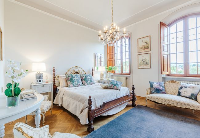 Villa i Monte San quirico - Villa Cesare, a Convenient 4 bedroom Villa with Pool close to Lucca Town Villa i Monte San quirico - Villa Cesare, a Convenient 4 bedroom Villa with Pool close to Lucca Town