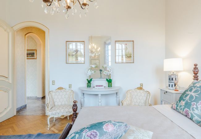 Villa i Monte San quirico - Villa Cesare, a Convenient 4 bedroom Villa with Pool close to Lucca Town Villa i Monte San quirico - Villa Cesare, a Convenient 4 bedroom Villa with Pool close to Lucca Town