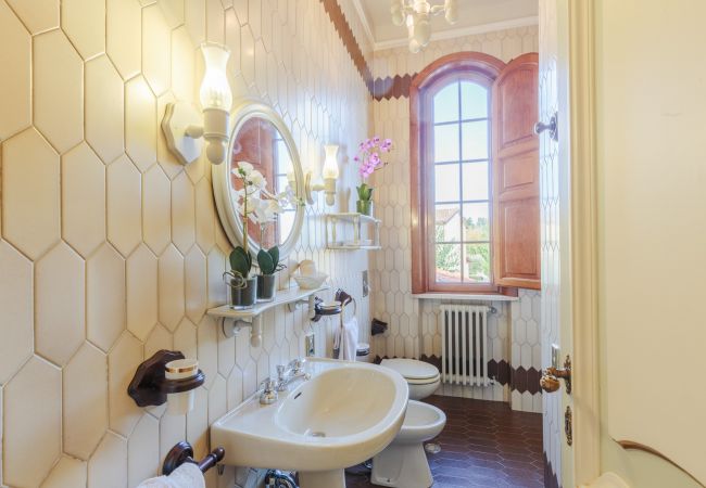 Villa i Monte San quirico - Villa Cesare, a Convenient 4 bedroom Villa with Pool close to Lucca Town Villa i Monte San quirico - Villa Cesare, a Convenient 4 bedroom Villa with Pool close to Lucca Town